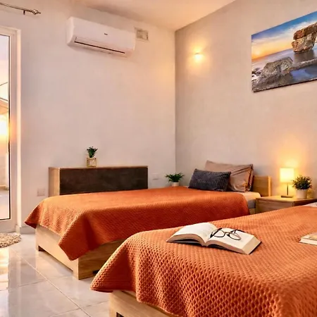 Blue Horizon Qawra - Sunrise & Jacuzzi Apartament *