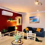 Sunrise Bay - Frontline Sea Views 아파트