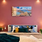 Sunrise Bay - Frontline Sea Views 아파트