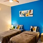 아파트 Sunrise Bay - Frontline Sea Views 세인트폴스베이