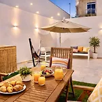 Sunrise Bay - Frontline Sea Views 아파트 *