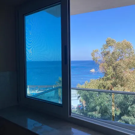 Διαμέρισμα Sunrise Bay - Frontline Sea Views