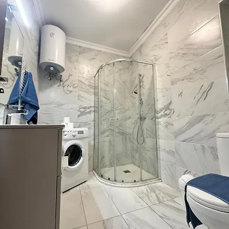 Sunrise Bay - Frontline Sea Views Lägenhet *