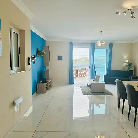 Sunrise Bay - Frontline Sea Views Lejlighed *