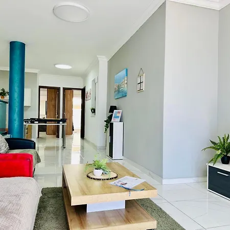 Sunrise Bay - Frontline Sea Views Lejlighed *