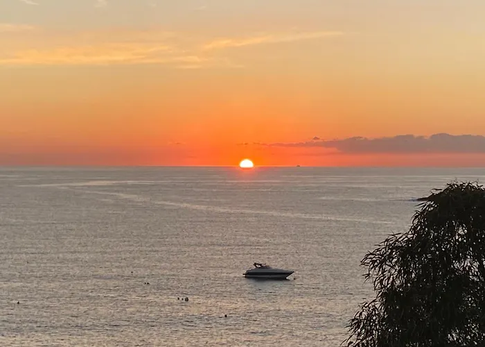 Sunrise Bay - Frontline Sea Views Apartamento