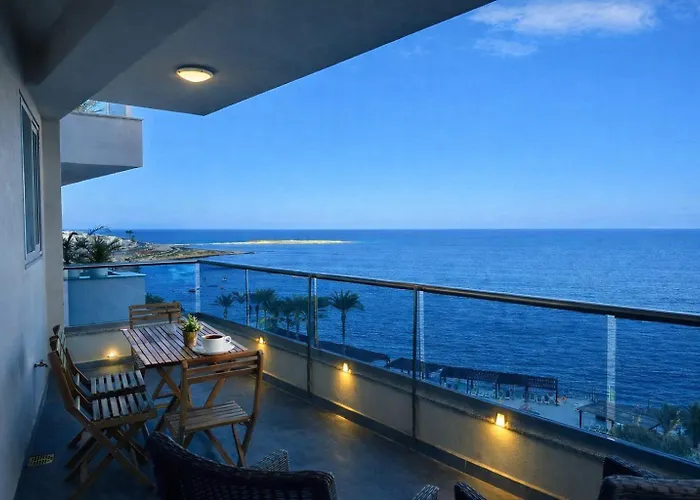 Sunrise Bay - Frontline Sea Views Apartamento *