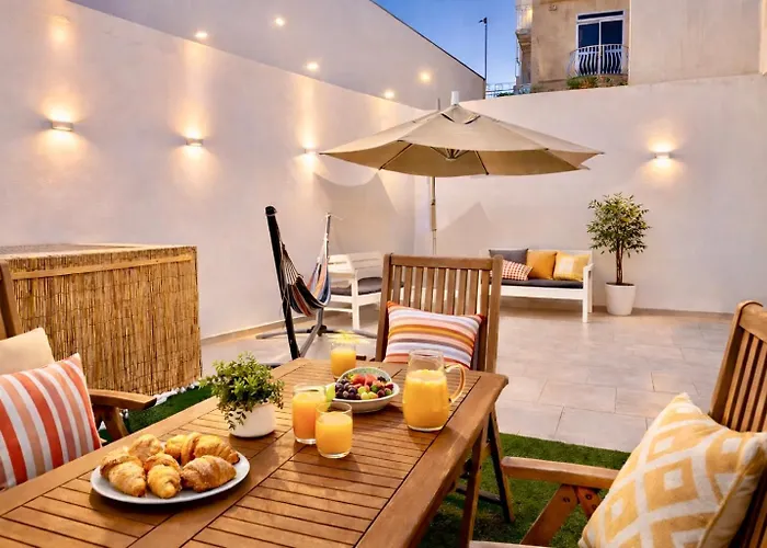 Sunrise Bay - Frontline Sea Views Apartamento *