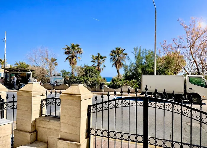 Sunrise Bay - Frontline Sea Views Apartamento *