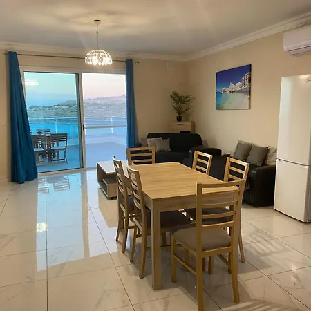 Sunrise Bay - Frontline Sea Views Апартаменты