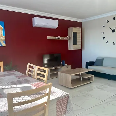 Sunrise Bay - Frontline Sea Views Апартаменты Сент-Полс-Бей