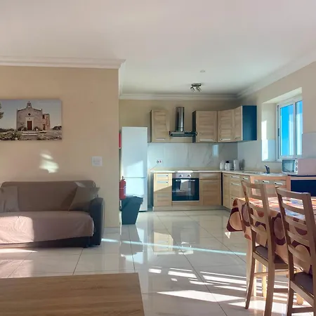 Sunrise Bay - Frontline Sea Views Сент-Полс-Бей