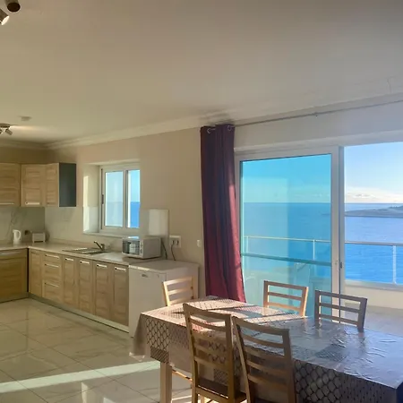Апартаменты Sunrise Bay - Frontline Sea Views Сент-Полс-Бей