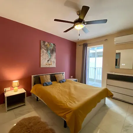 Sunrise Bay - Frontline Sea Views Апартаменты *