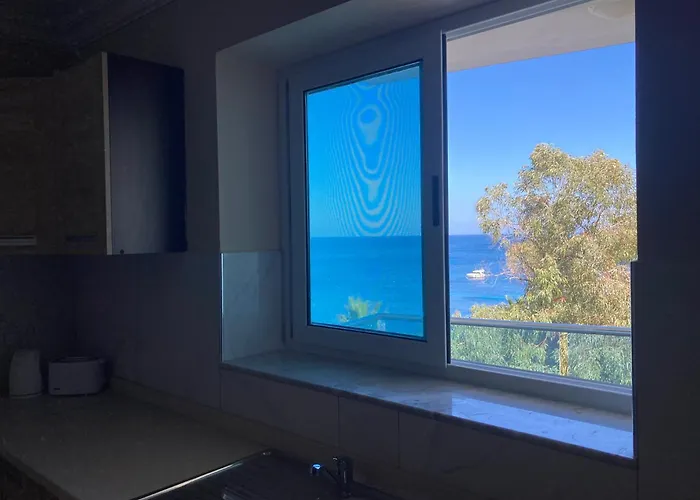 Sunrise Bay - Frontline Sea Views *