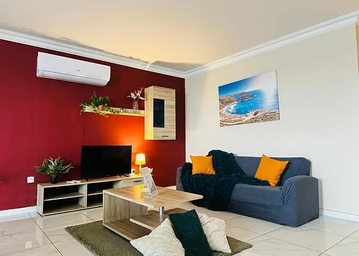 Sunrise Bay - Frontline Sea Views Сент-Полс-Бей